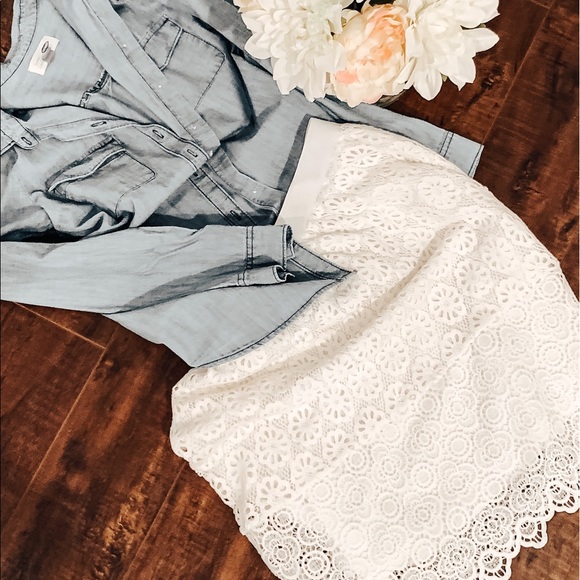 💗White skirt with white liner under✨. - Picture 1 of 3